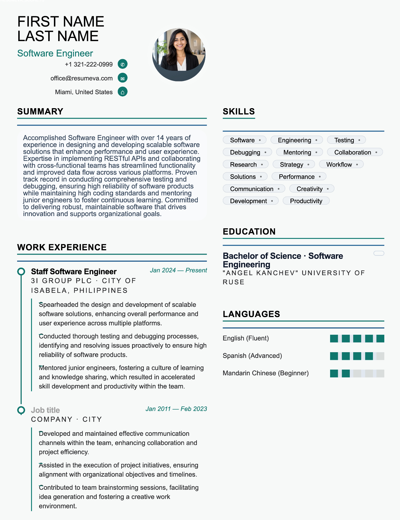 Social Media Manager resume template preview